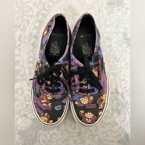VANS Nintendo x Donkey Kong Sneakers - Picture 5 of 6